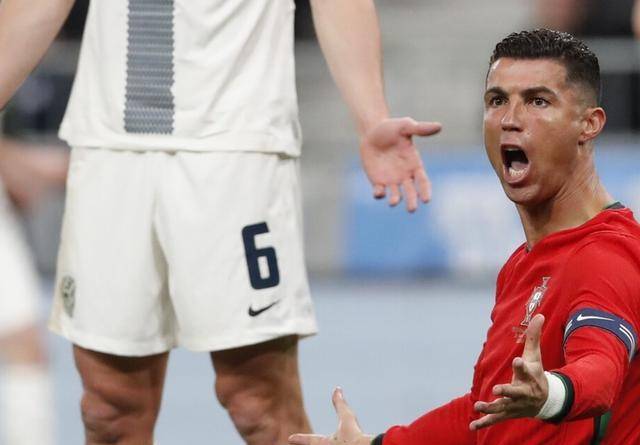 九游娱乐-詹姆斯击败老对手C罗，晋级之路一路高歌！的简单介绍